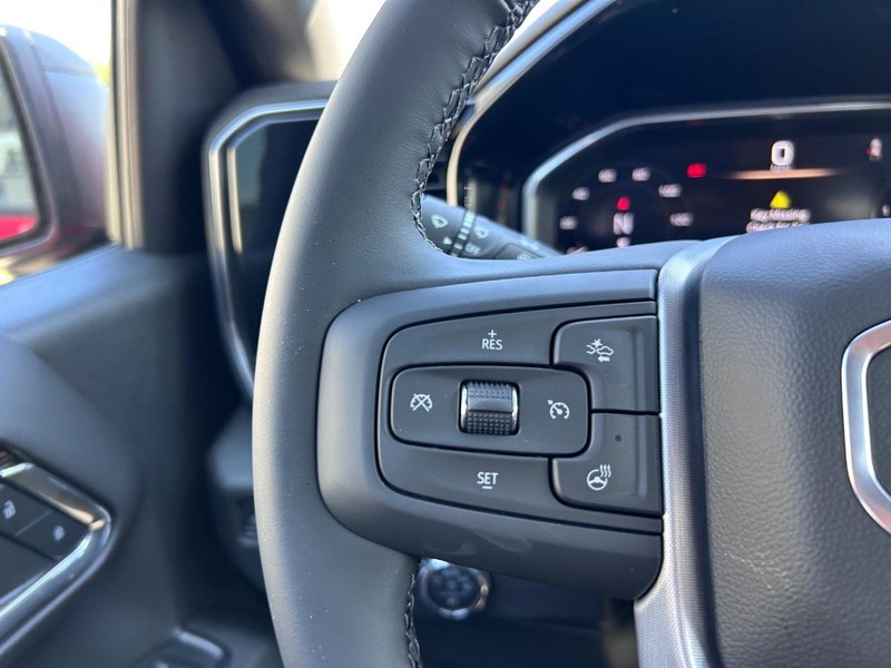 GMC Sierra 1500 Vehicle Full-screen Gallery Image 10