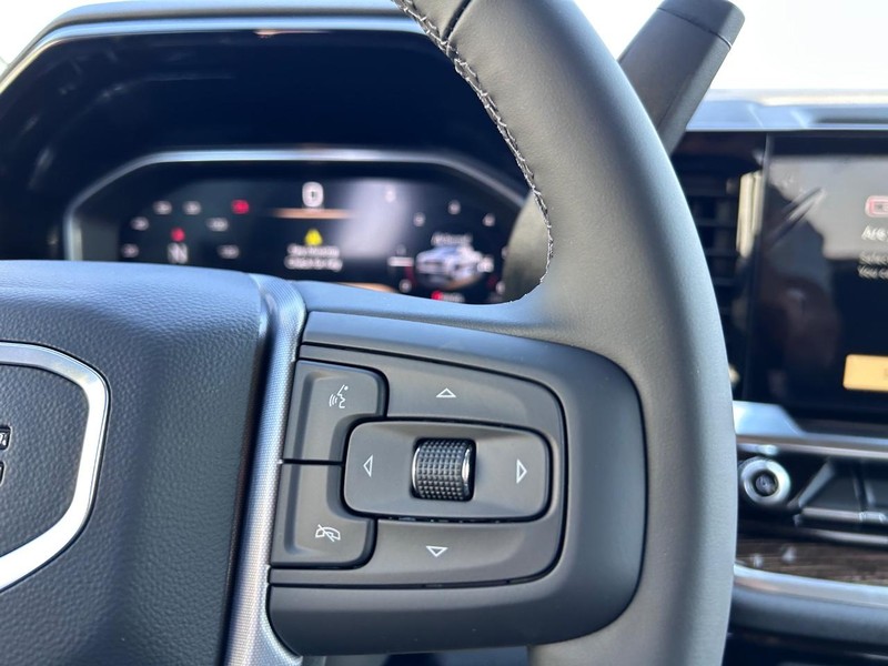 GMC Sierra 1500 Vehicle Full-screen Gallery Image 11