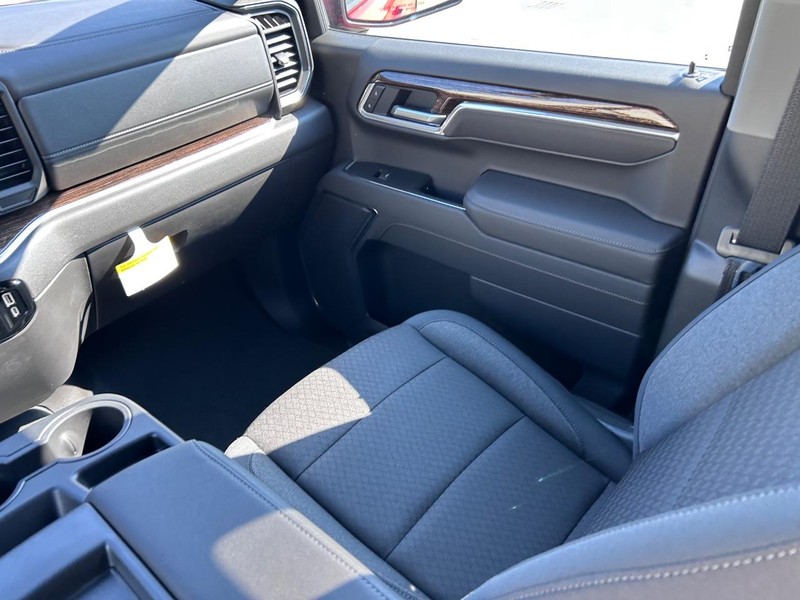 GMC Sierra 1500 Vehicle Full-screen Gallery Image 14