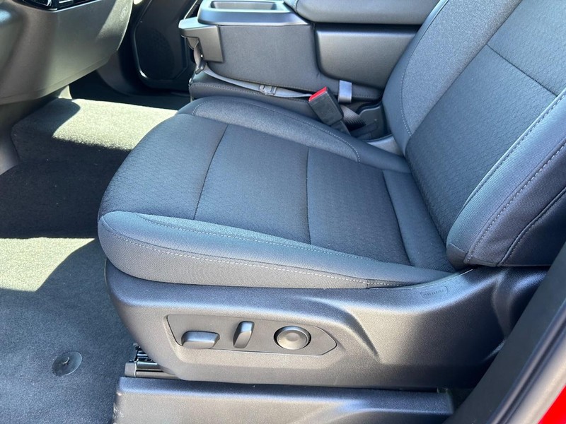 GMC Sierra 1500 Vehicle Full-screen Gallery Image 16