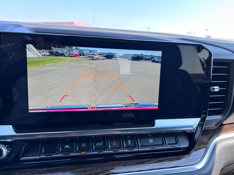 GMC Sierra 1500 Vehicle Full-screen Gallery Image 18