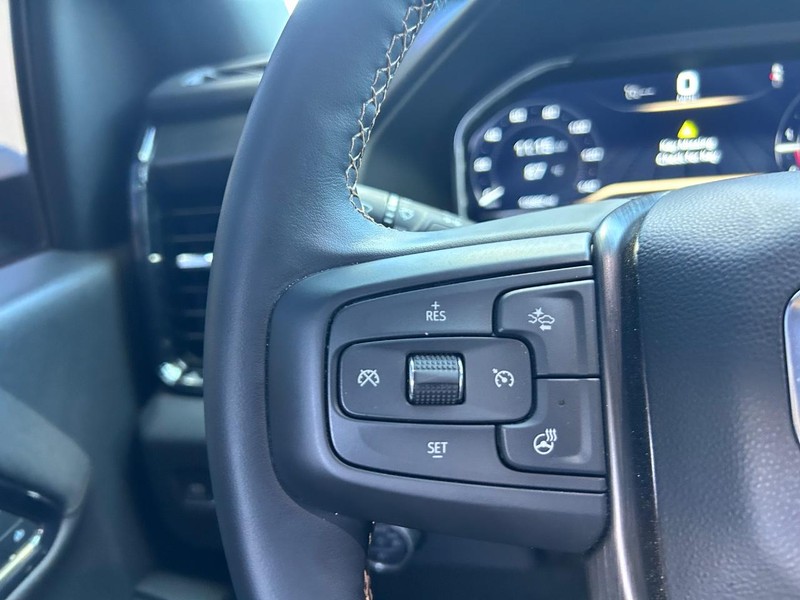 GMC Sierra 2500HD Vehicle Full-screen Gallery Image 10