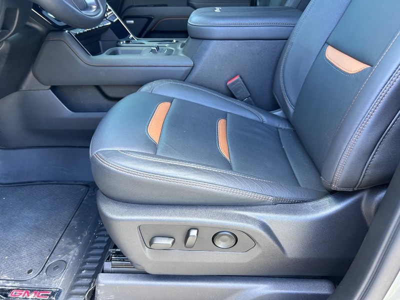 GMC Sierra 2500HD Vehicle Full-screen Gallery Image 17