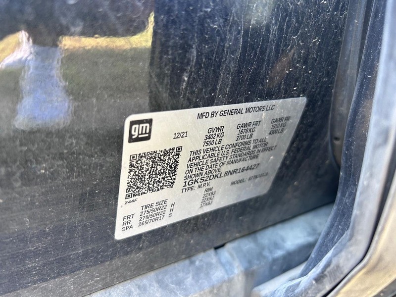 GMC Yukon Vehicle Full-screen Gallery Image 24