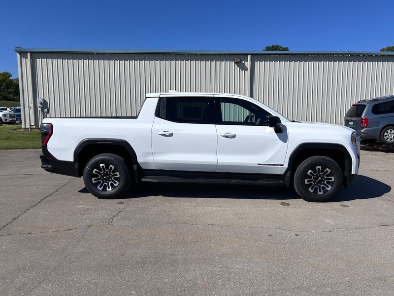 GMC Sierra EV Vehicle Full-screen Gallery Image 2