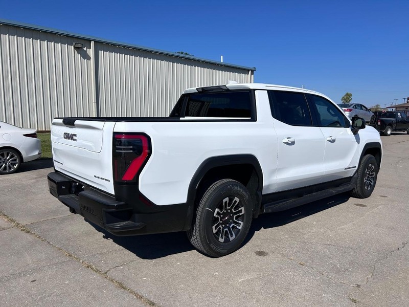 GMC Sierra EV Vehicle Full-screen Gallery Image 3