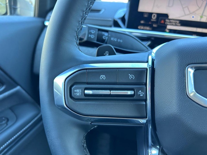 GMC Sierra EV Vehicle Full-screen Gallery Image 10