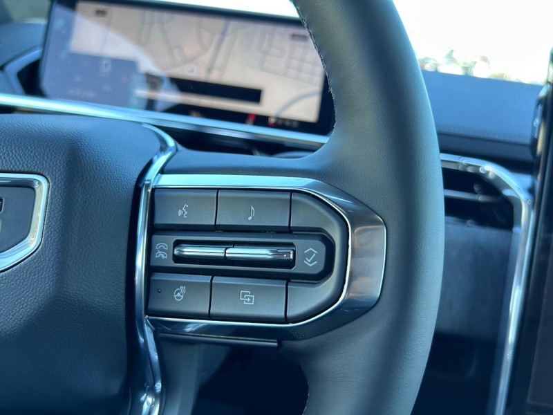 GMC Sierra EV Vehicle Full-screen Gallery Image 11