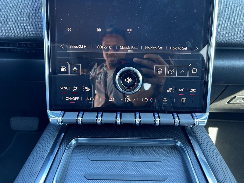 GMC Sierra EV Vehicle Full-screen Gallery Image 13