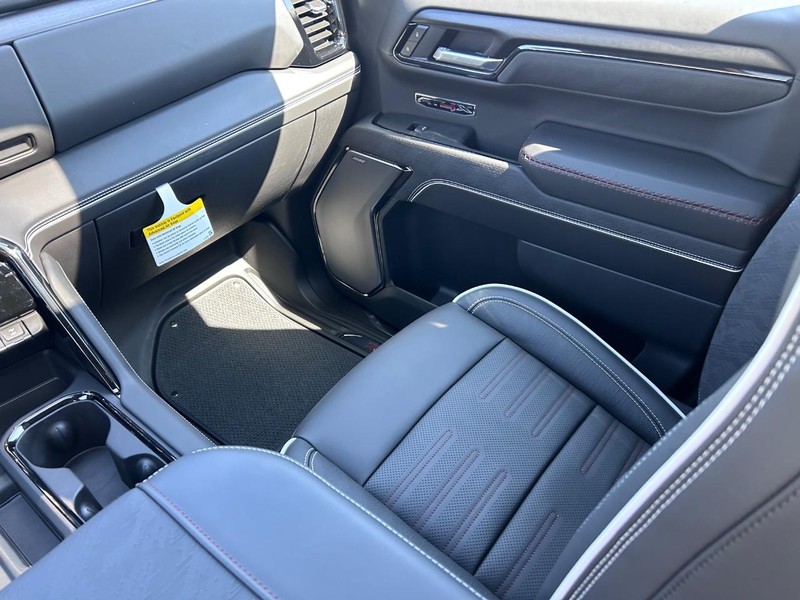 GMC Sierra 1500 Vehicle Full-screen Gallery Image 15