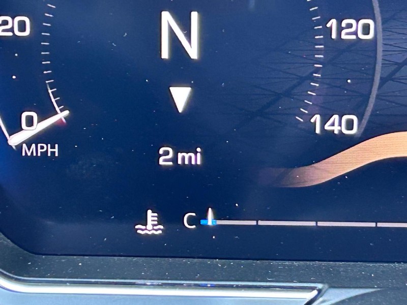 GMC Sierra 1500 Vehicle Full-screen Gallery Image 19