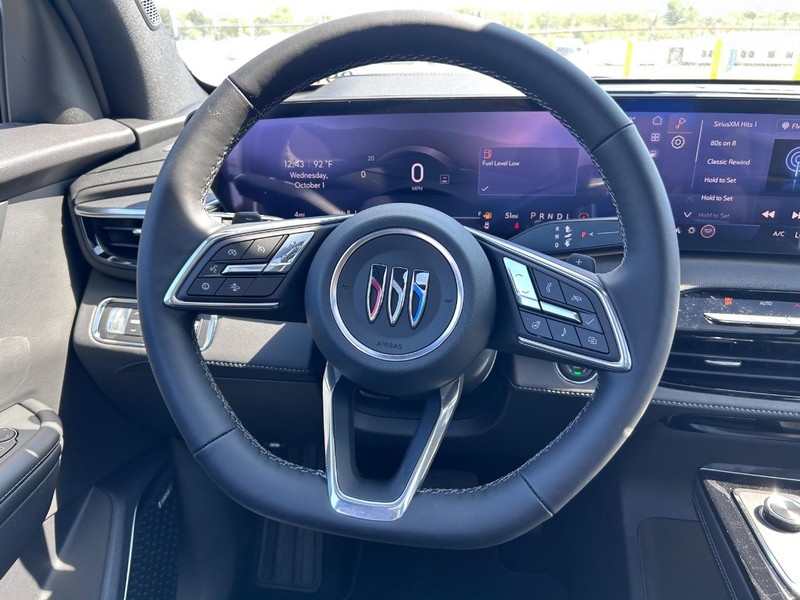 Buick Enclave Vehicle Full-screen Gallery Image 13