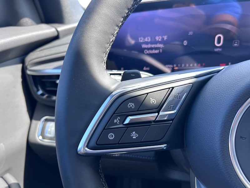 Buick Enclave Vehicle Full-screen Gallery Image 14