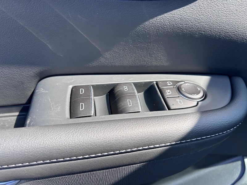 Buick Enclave Vehicle Full-screen Gallery Image 20