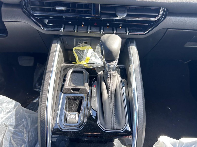 GMC Canyon Vehicle Full-screen Gallery Image 14