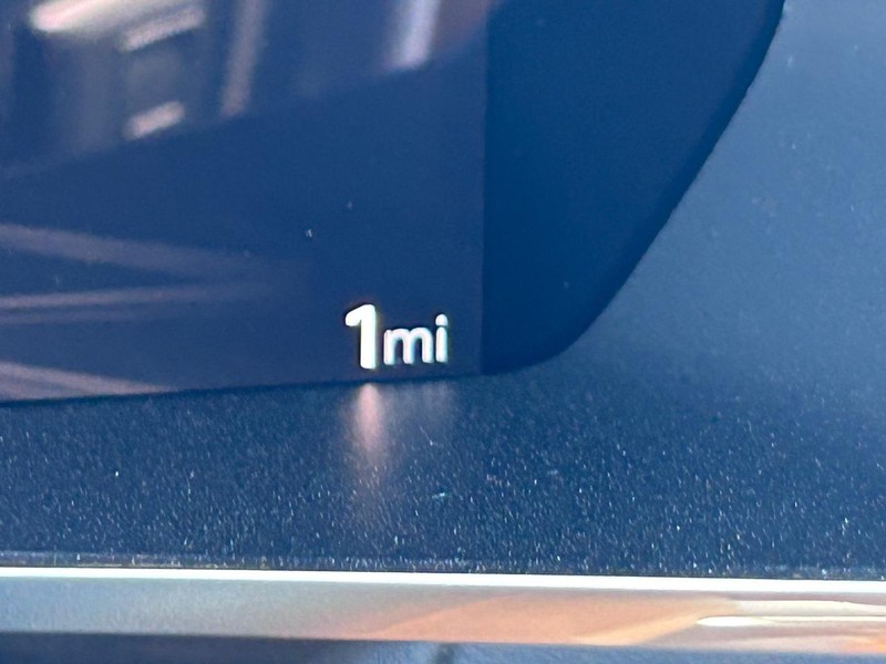 GMC Canyon Vehicle Full-screen Gallery Image 18