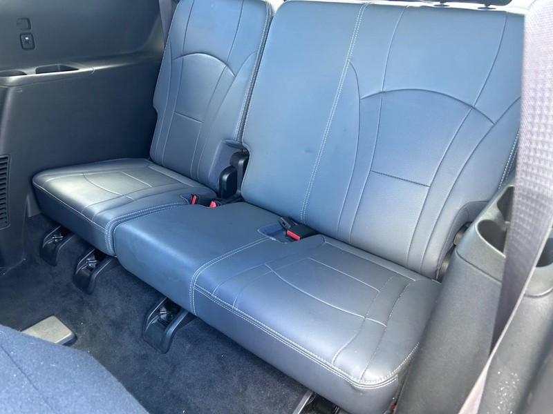 Buick Enclave Vehicle Full-screen Gallery Image 8