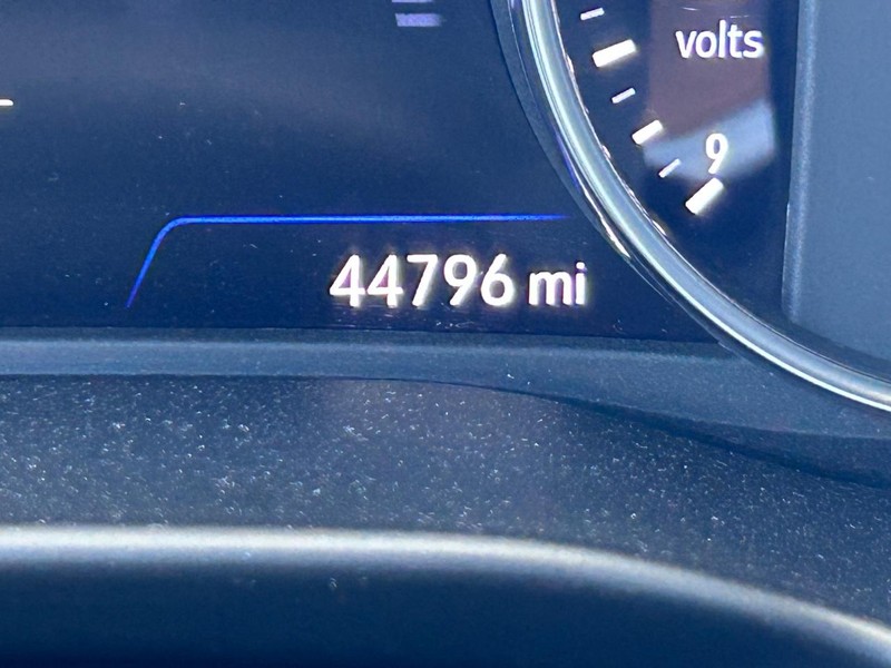 Buick Enclave Vehicle Full-screen Gallery Image 22