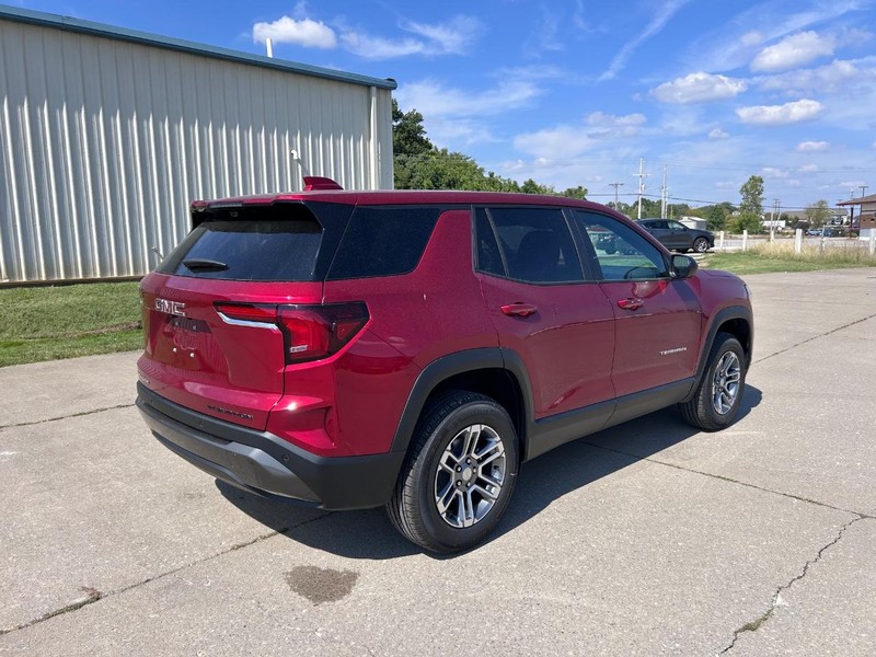 GMC Terrain Vehicle Full-screen Gallery Image 3