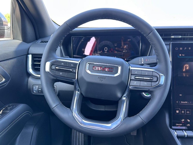 GMC Terrain Vehicle Full-screen Gallery Image 9