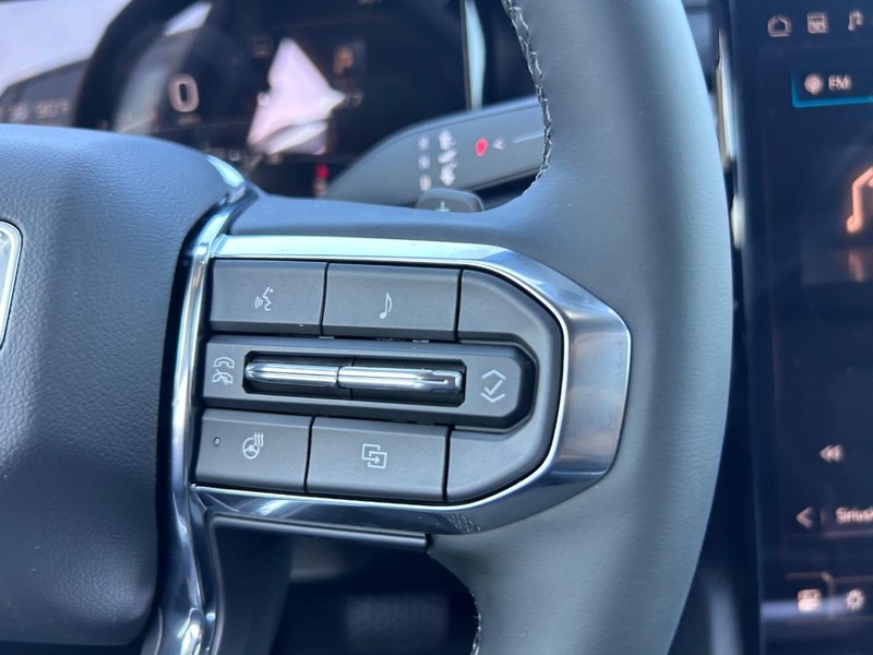 GMC Terrain Vehicle Full-screen Gallery Image 11