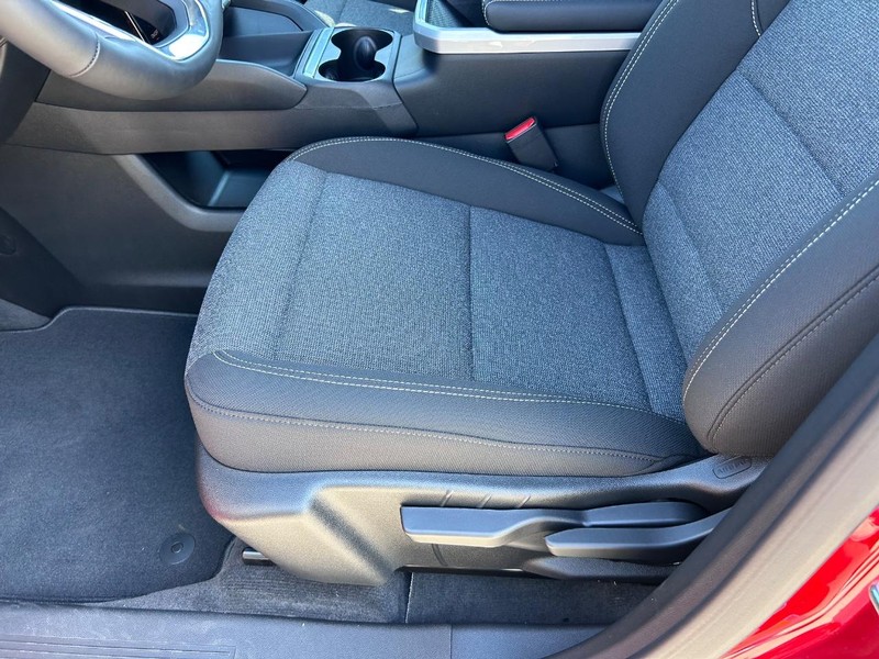 GMC Terrain Vehicle Full-screen Gallery Image 17