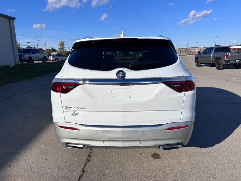 Buick Enclave Vehicle Full-screen Gallery Image 4