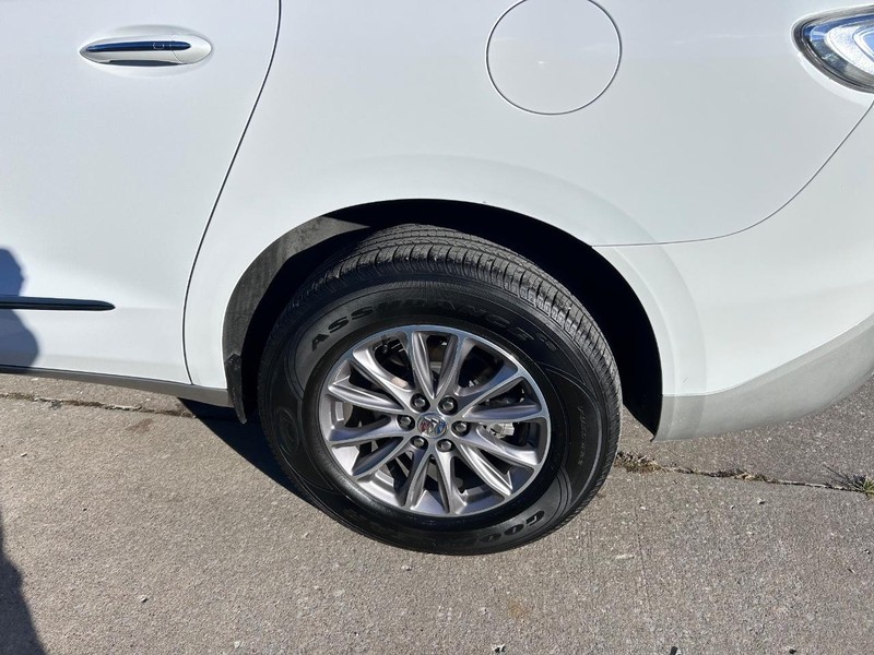 Buick Enclave Vehicle Full-screen Gallery Image 7