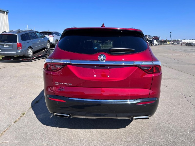 Buick Enclave Vehicle Full-screen Gallery Image 4