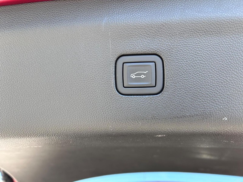 Buick Enclave Vehicle Full-screen Gallery Image 6