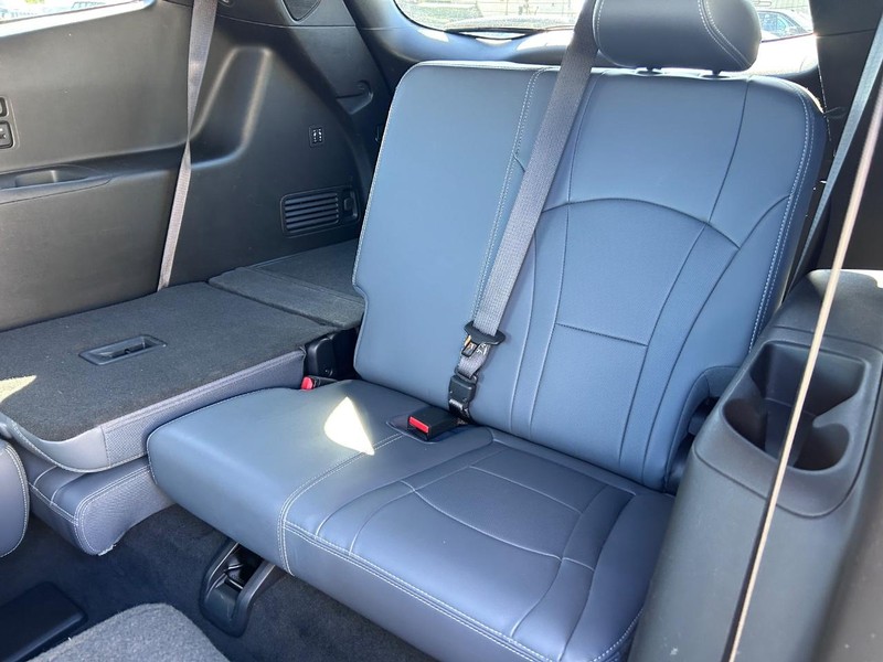 Buick Enclave Vehicle Full-screen Gallery Image 8