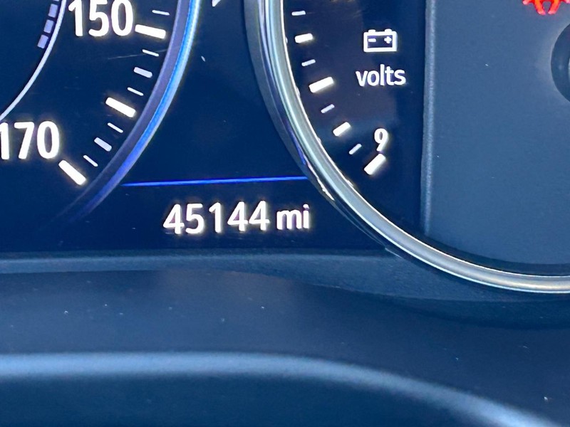 Buick Enclave Vehicle Full-screen Gallery Image 22