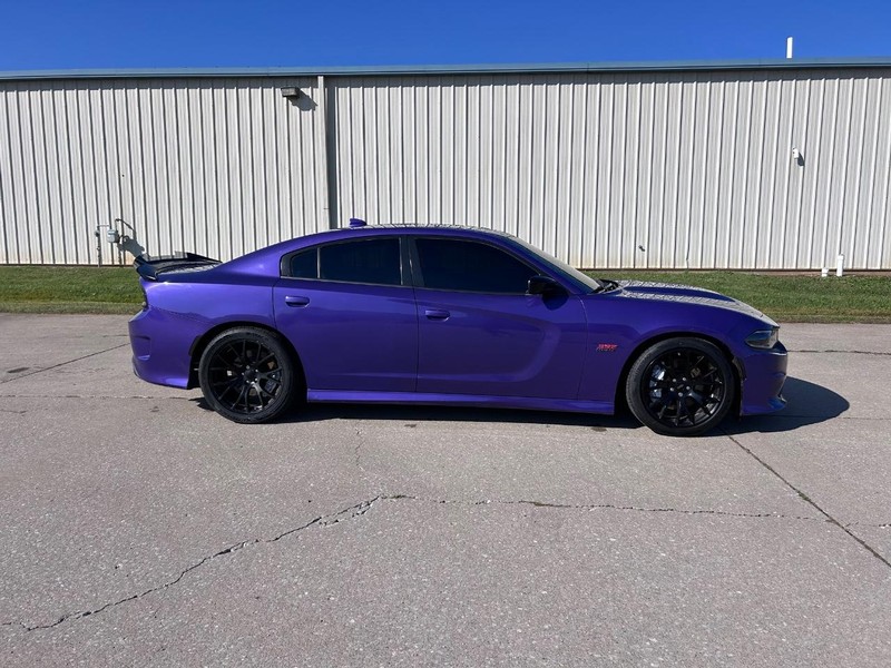 Dodge Charger Vehicle Full-screen Gallery Image 2