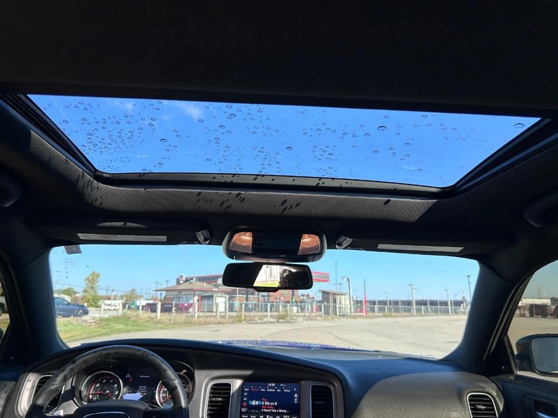 Dodge Charger Vehicle Full-screen Gallery Image 8