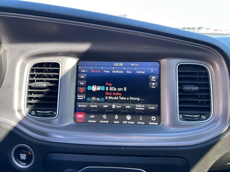 Dodge Charger Vehicle Full-screen Gallery Image 13