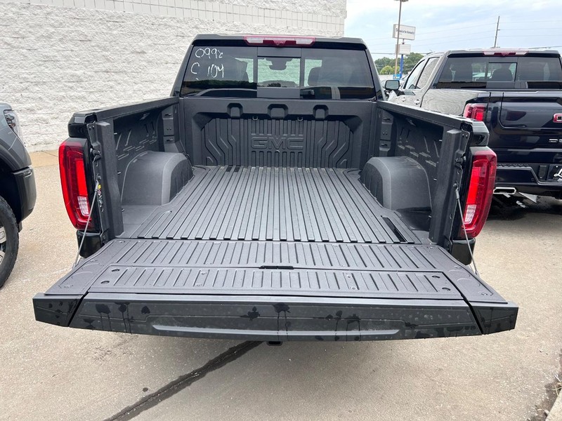 GMC Sierra 1500 Vehicle Full-screen Gallery Image 4