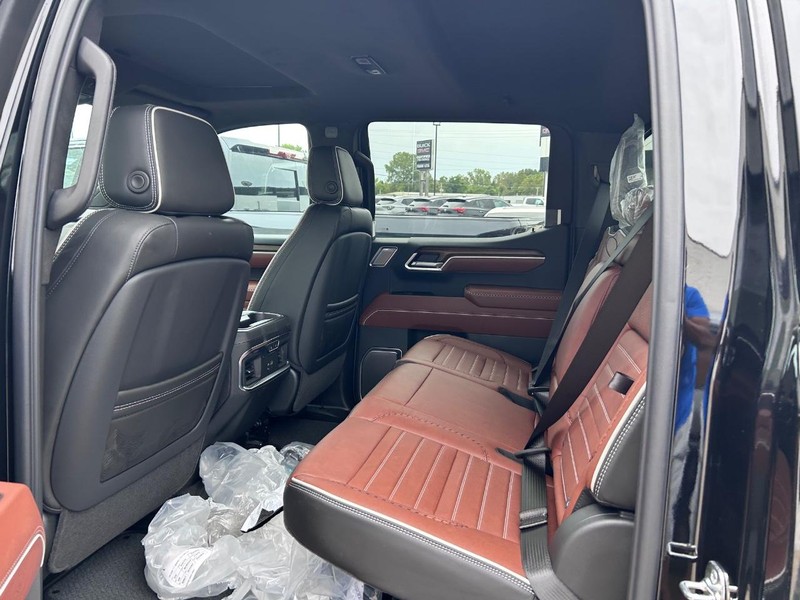 GMC Sierra 1500 Vehicle Full-screen Gallery Image 7