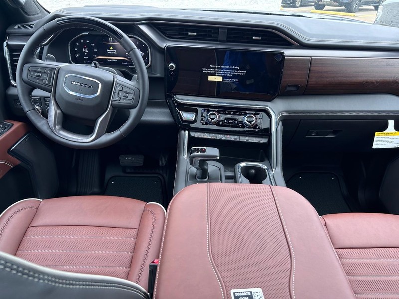 GMC Sierra 1500 Vehicle Full-screen Gallery Image 9