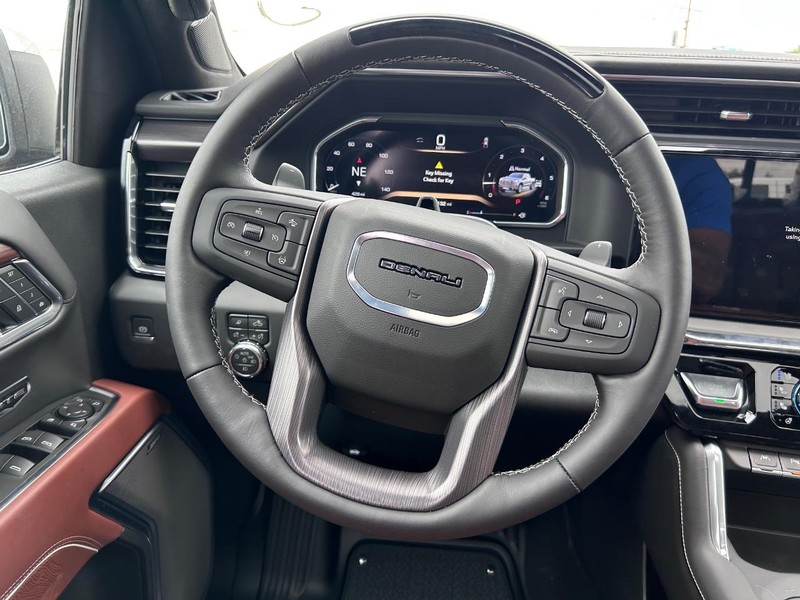 GMC Sierra 1500 Vehicle Full-screen Gallery Image 10