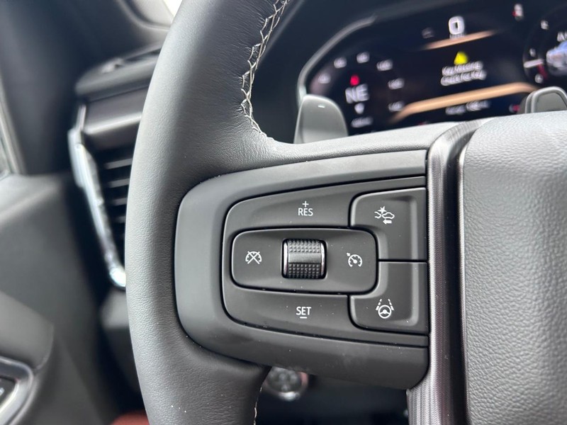 GMC Sierra 1500 Vehicle Full-screen Gallery Image 11