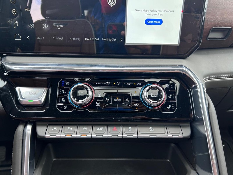 GMC Sierra 1500 Vehicle Full-screen Gallery Image 14