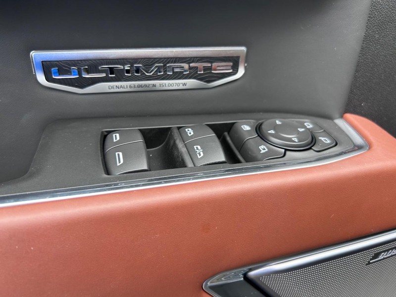 GMC Sierra 1500 Vehicle Full-screen Gallery Image 17