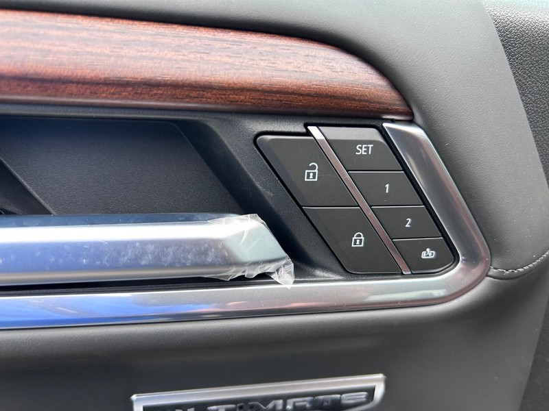 GMC Sierra 1500 Vehicle Full-screen Gallery Image 18