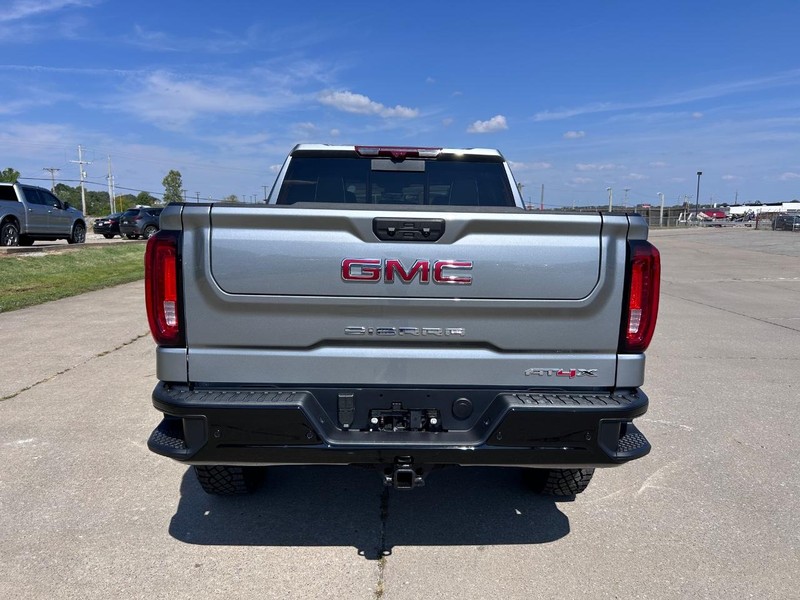 GMC Sierra 1500 Vehicle Full-screen Gallery Image 4