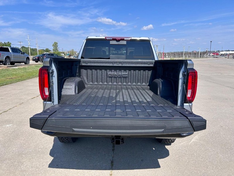 GMC Sierra 1500 Vehicle Full-screen Gallery Image 5