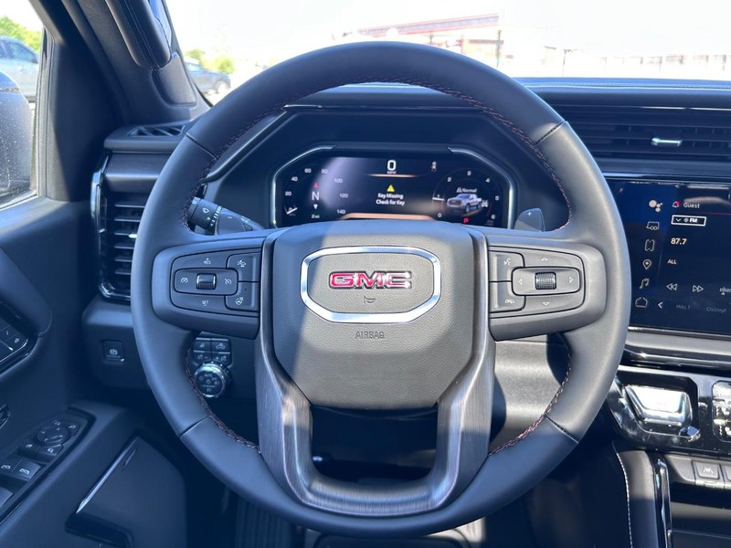 GMC Sierra 1500 Vehicle Full-screen Gallery Image 9