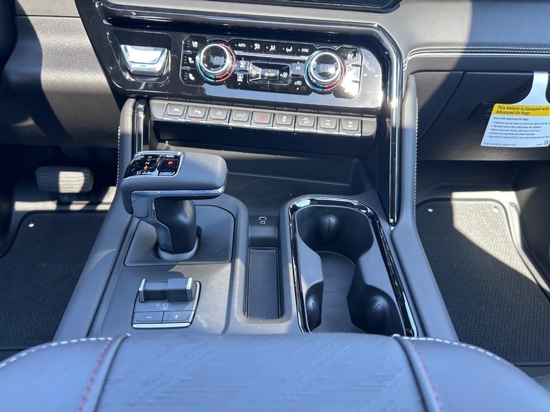 GMC Sierra 1500 Vehicle Full-screen Gallery Image 14