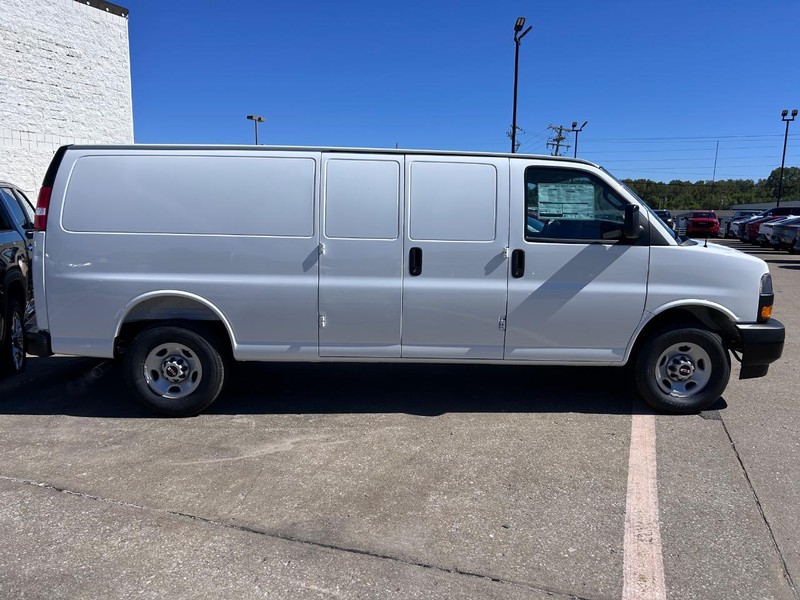 GMC Savana Cargo Van Vehicle Full-screen Gallery Image 2