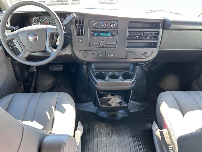 GMC Savana Cargo Van Vehicle Full-screen Gallery Image 7