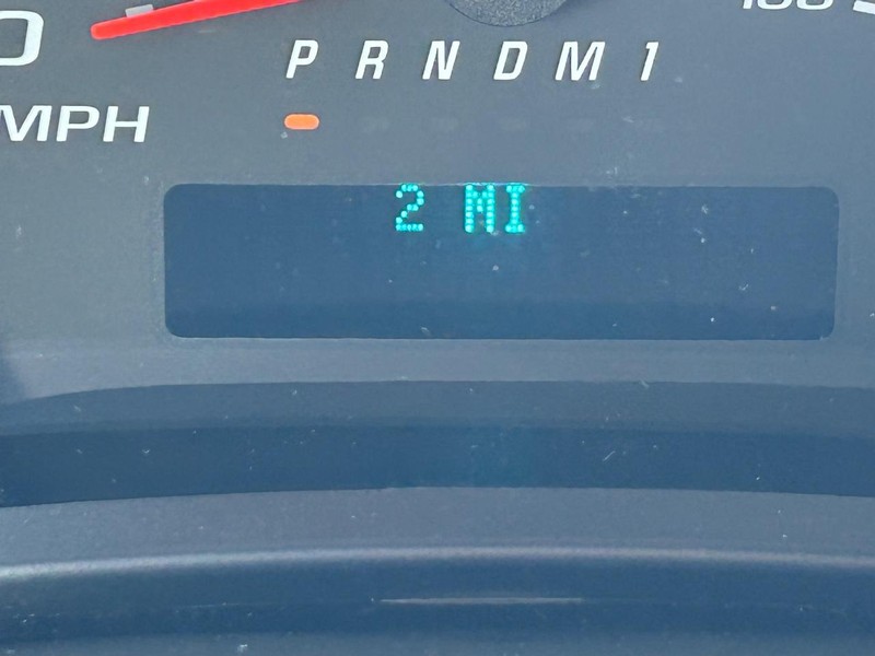 GMC Savana Cargo Van Vehicle Full-screen Gallery Image 15